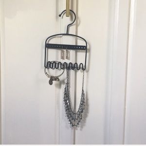 Jewelry hanger